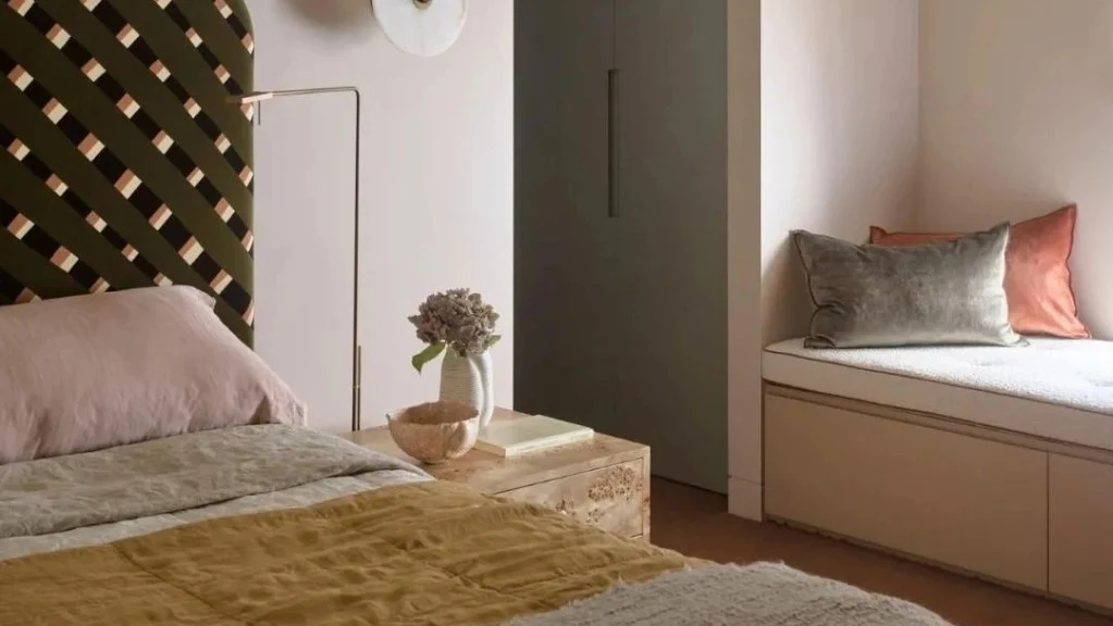 Return to Color bedroom