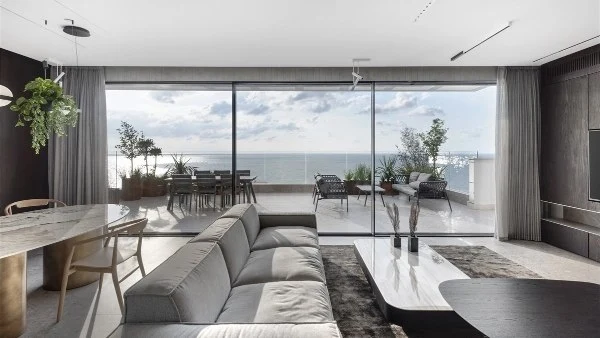Minimalism in Art(LRMSXD0145RT)-Living room