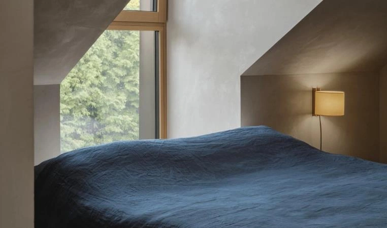 28 Bedroom Ceiling Designs to Enhance Comfort and Style content 23