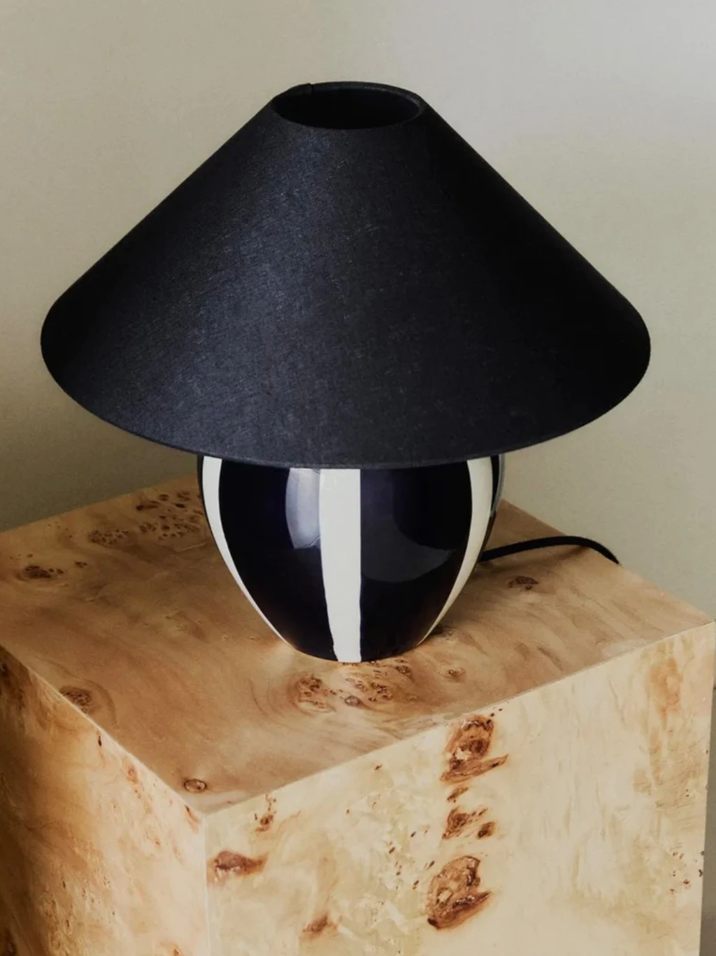 📍 Belgium Deal | Zara Home Striped Table Lamp 20% OFF! A charming striped find for a cozy home
