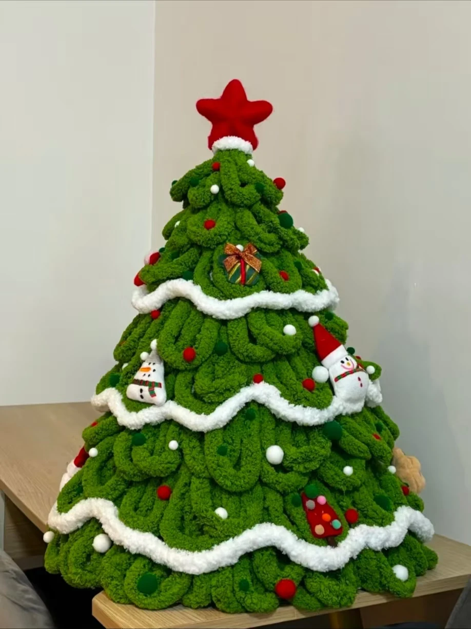 DIY Fluffy Yarn Christmas Tree πβοΈ Create a soft, snowy Christmas tree with fluffy green yarn,
