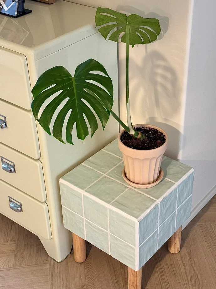 🪴 DIY Creamy Tile Plant Stand 🌿  Tiled minimal design meets warm natural wood. This simple plant
