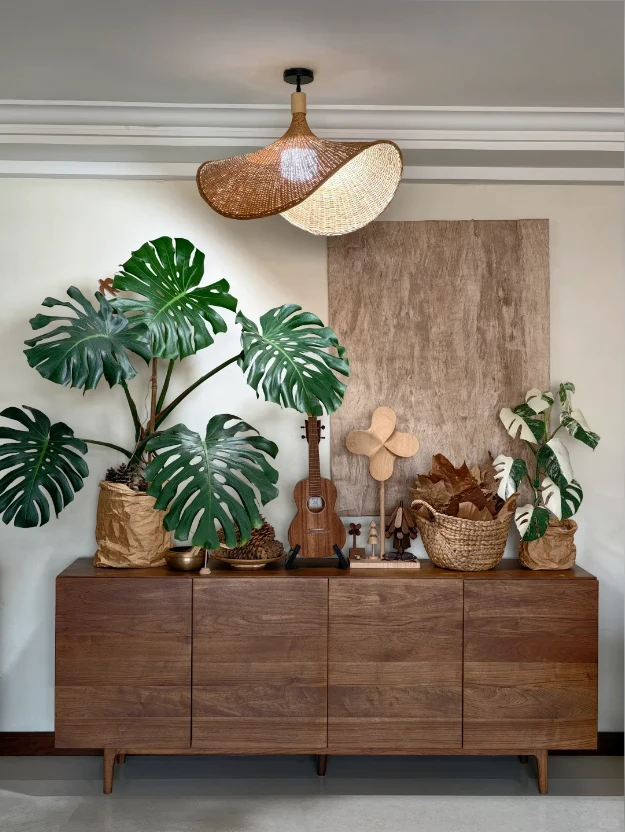 Organic Modern Meets Earthy Boho 🤎🌿  This space blends Organic Modern and Earthy Boho style,