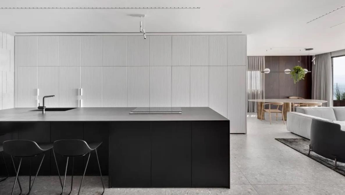 18 Modern Black And White Kitchen Ideas​ 2025 content 4