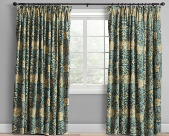 Curtains with rich patterns