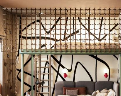 A net rope is hanging from the ceiling.