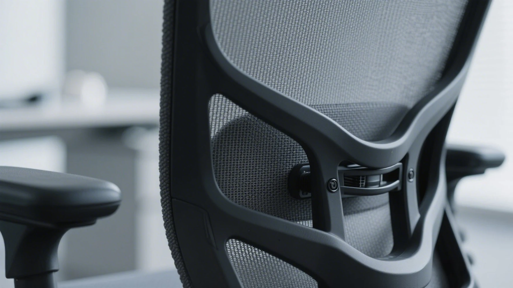 Ergonomic chair with adjustable lumbar support