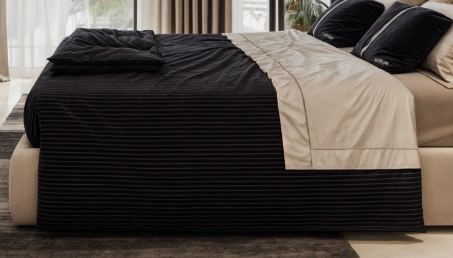 18 Elegant Black and White Bedroom Design Ideas You’ll Love content 8